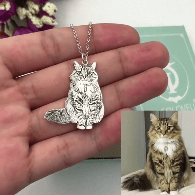 custom photo cat necklace on human hand