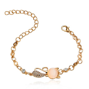 cat bracelet gold for cat lovers on white background 8832864