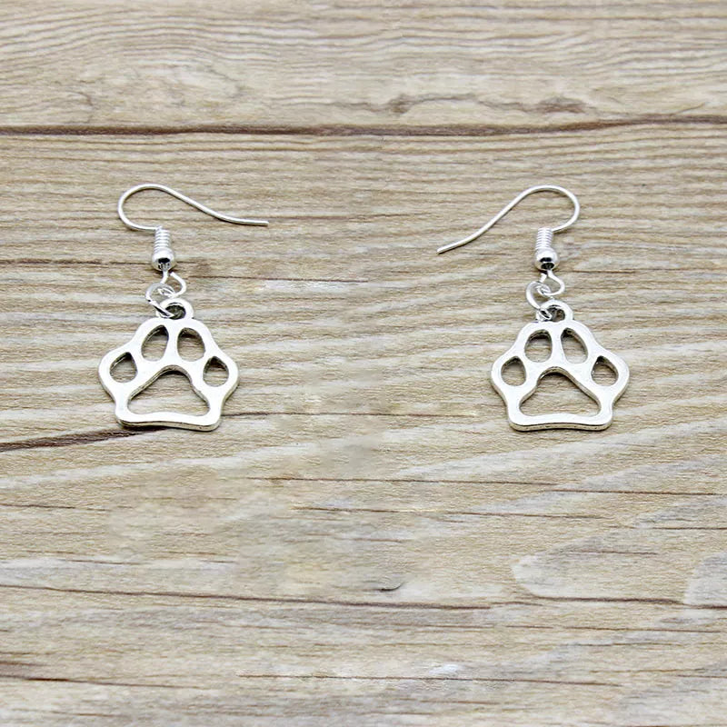 Dangling Cat Paw Fashion Earrings