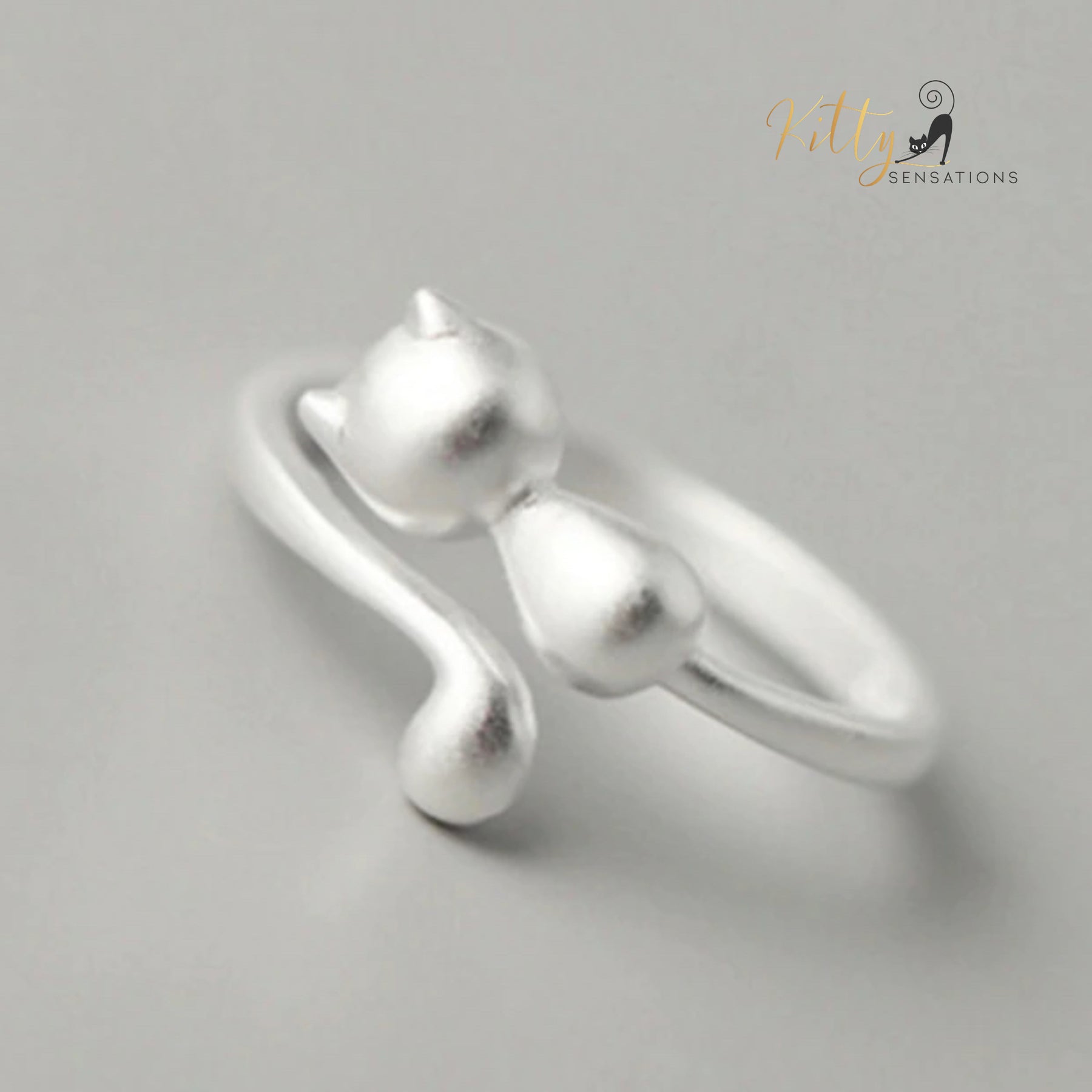 Sleeping Cat Ring in Solid 925 Sterling Silver - Adjustable